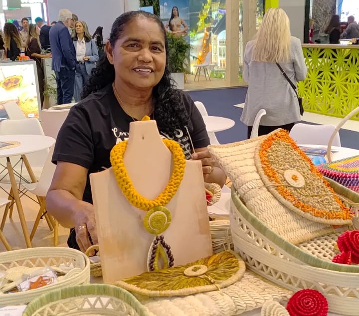 Das mãos de Coruripe para o mundo: Leide Santana transforma tradição em arte e resistência